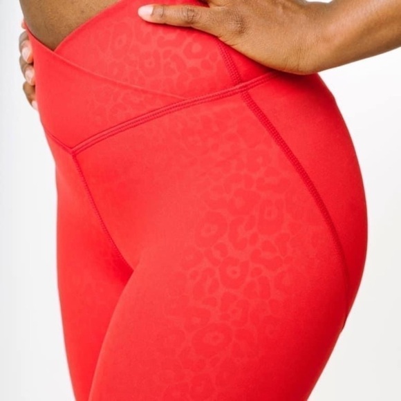 Zyia Active Red Scrunchy What Light N Tight Leggings - Picture 5 of 14
